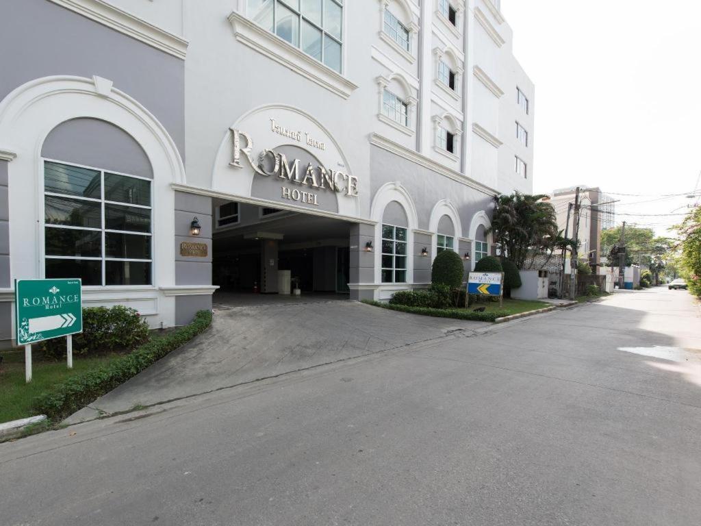 Romance Hotel Srinakarin Бангкок Экстерьер фото